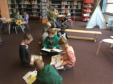 Koele boeken zoeken De Meerkoet groep 5-6 b